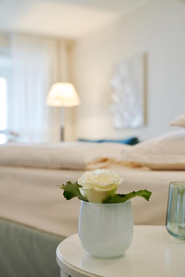 Strandhotel Dünenmeer - Adults only Dierhagen Dış mekan fotoğraf