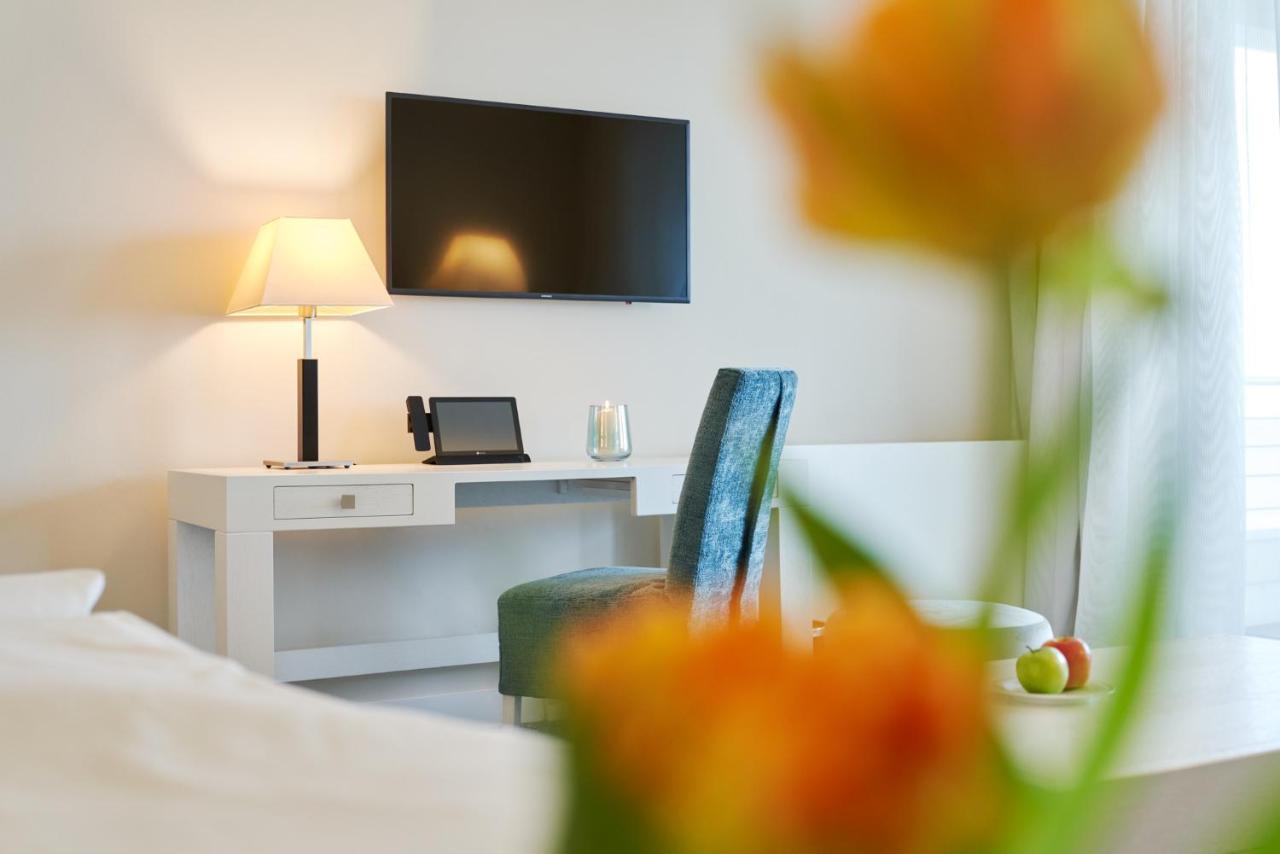Strandhotel Dünenmeer - Adults only Dierhagen Dış mekan fotoğraf