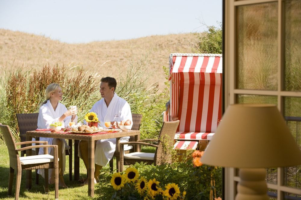 Strandhotel Dünenmeer - Adults only Dierhagen Dış mekan fotoğraf